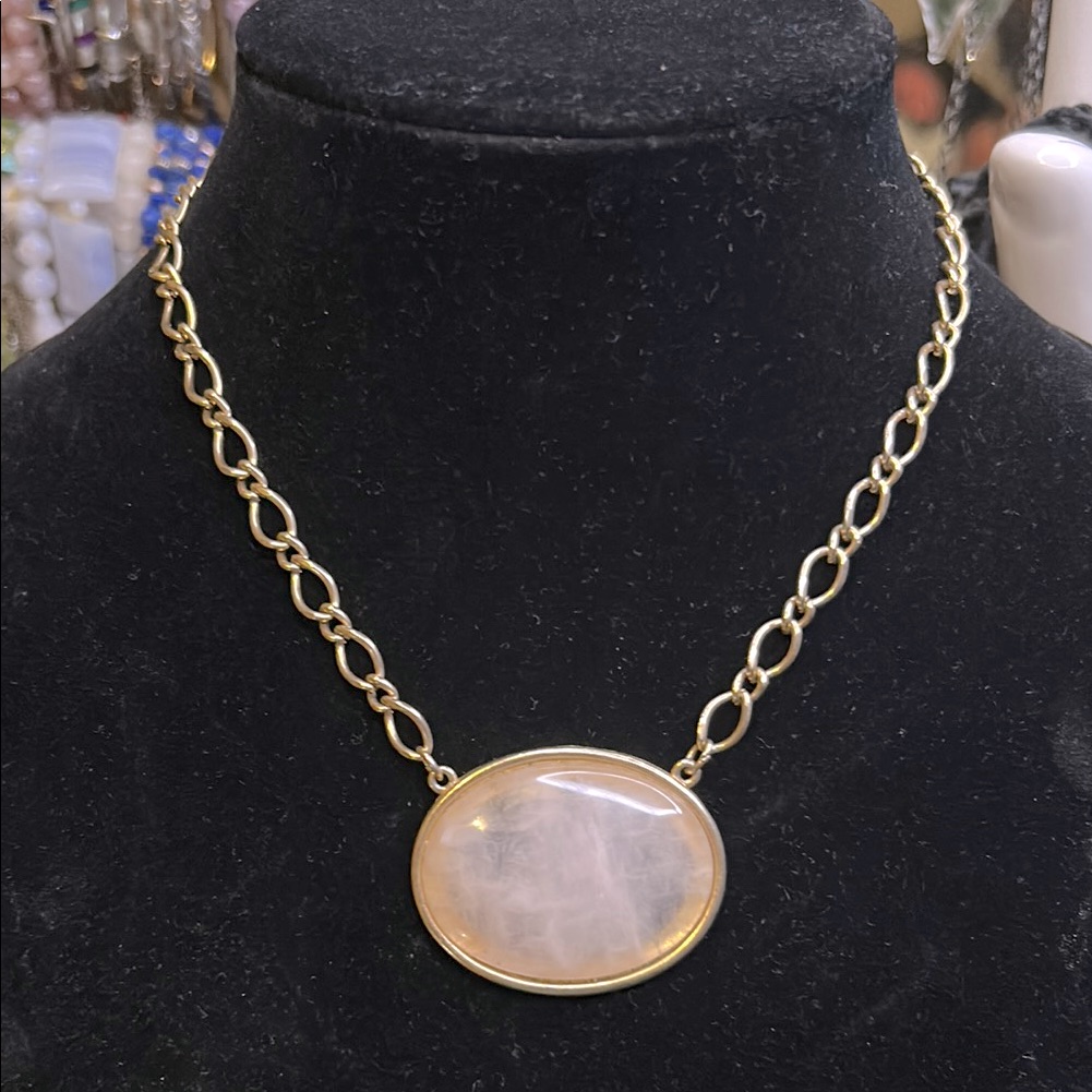 2028 Rose Quartz Gold Necklace 25$